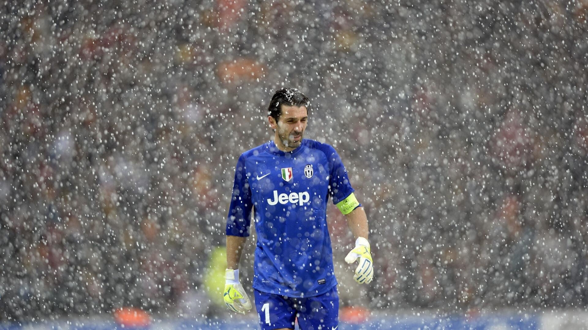 皇家马德里主场长胜，卫冕之路无限风光，皇家马德里出场视频