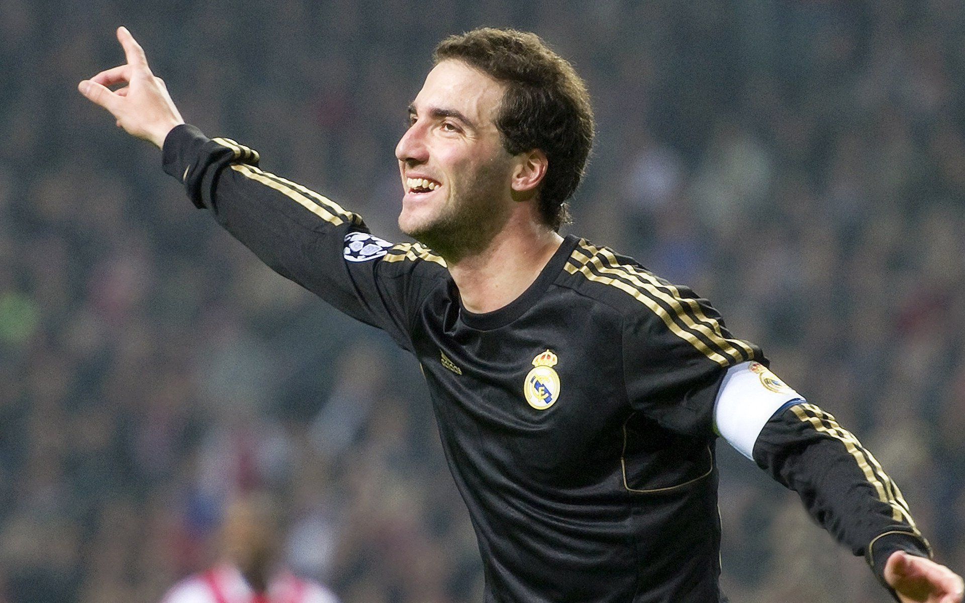 赫塔菲上轨道，客场取胜，大放异彩，赫塔菲在哪个城市